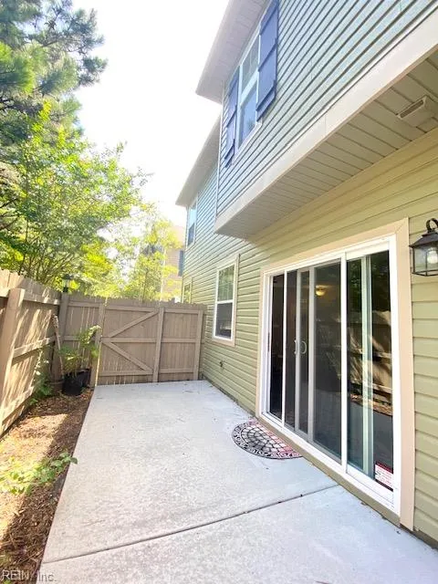 Virginia Beach, Virginia 23456, United States, 2 Bedrooms Bedrooms, ,3 BathroomsBathrooms,Residential,Active,160180