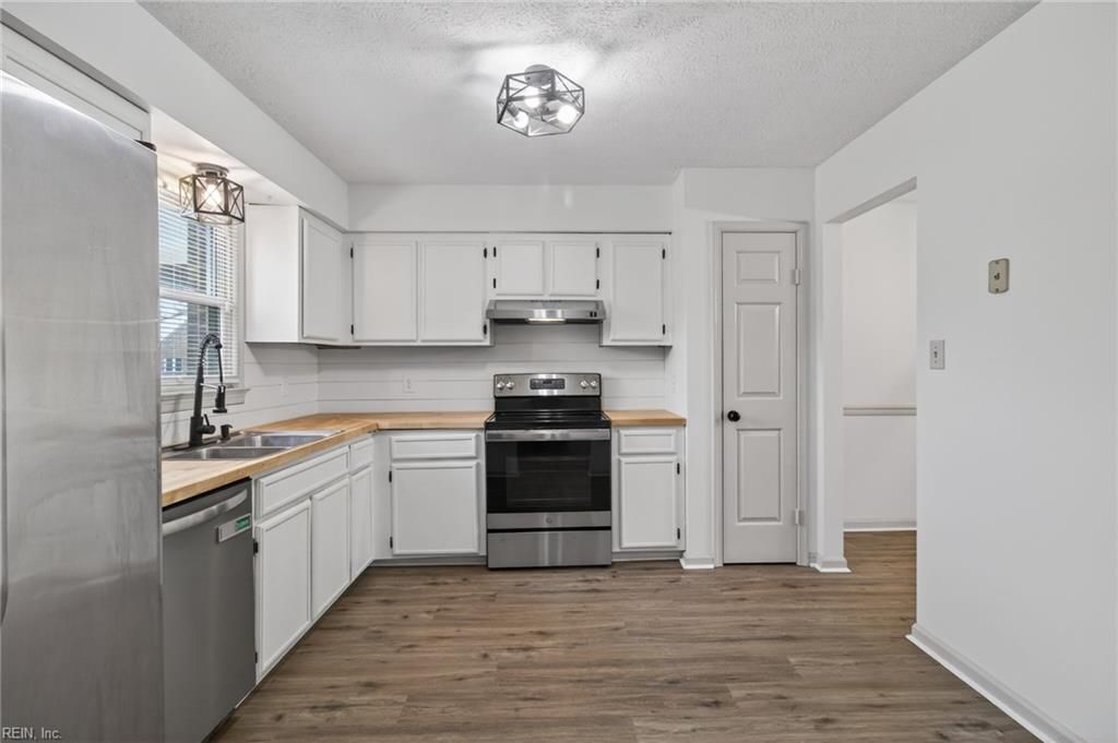 Photo of 234 Loch Circle, Hampton, VA 23669 (MLS # 10624999)