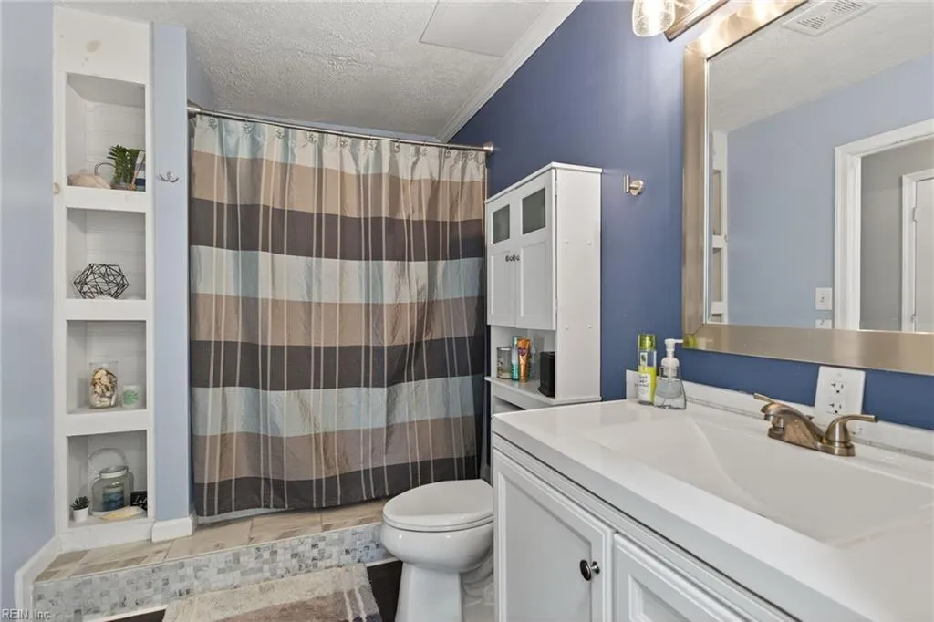 Virginia Beach, Virginia 23455, United States, 3 Bedrooms Bedrooms, ,3 BathroomsBathrooms,Residential,Active,199633