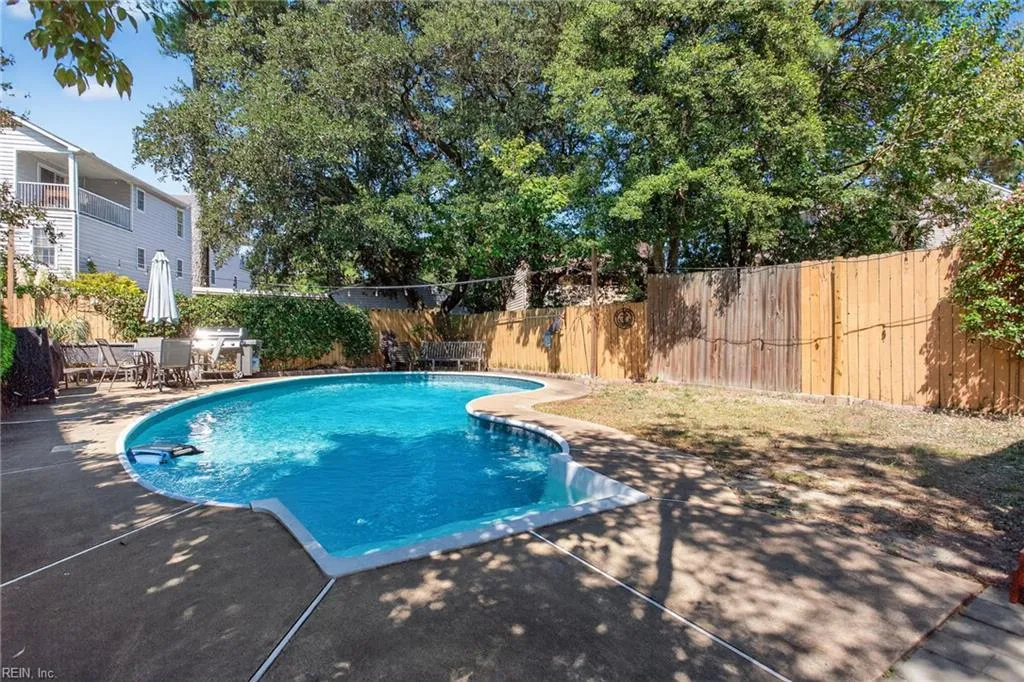 Virginia Beach, Virginia 23455, United States, 3 Bedrooms Bedrooms, ,3 BathroomsBathrooms,Residential,Active,199633