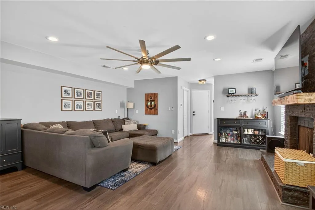 Virginia Beach, Virginia 23455, United States, 3 Bedrooms Bedrooms, ,3 BathroomsBathrooms,Residential,Active,199633