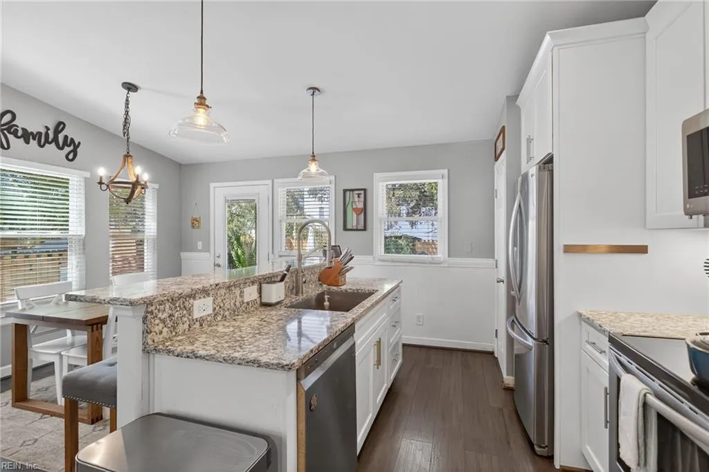 Virginia Beach, Virginia 23455, United States, 3 Bedrooms Bedrooms, ,3 BathroomsBathrooms,Residential,Active,199633