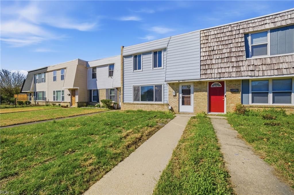 Photo of 965 Clubhouse Road S, Virginia Beach, VA 23452 (MLS # 10626568)