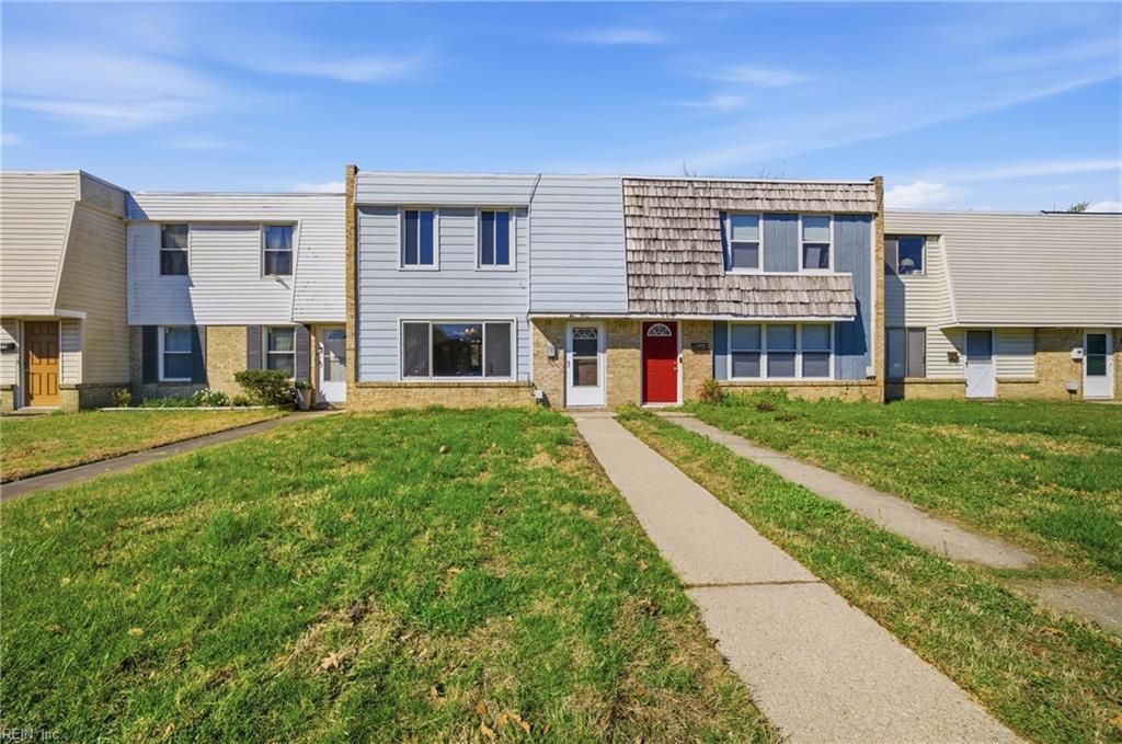 Photo of 965 Clubhouse Road S, Virginia Beach, VA 23452 (MLS # 10626568)