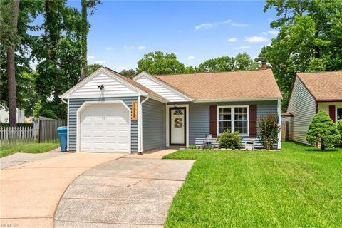 Single Family Residence in Virginia Beach VA 1537 Snowbird Court.jpg