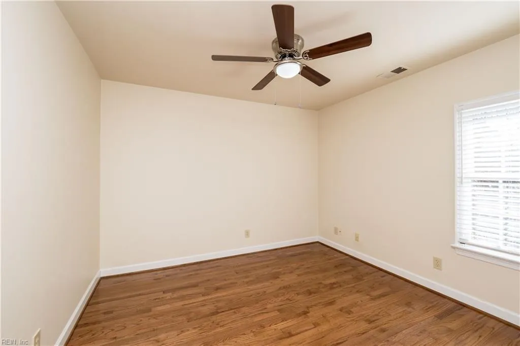 Chesapeake, Virginia 23321, United States, 5 Bedrooms Bedrooms, ,3 BathroomsBathrooms,Residential,Pending,18394