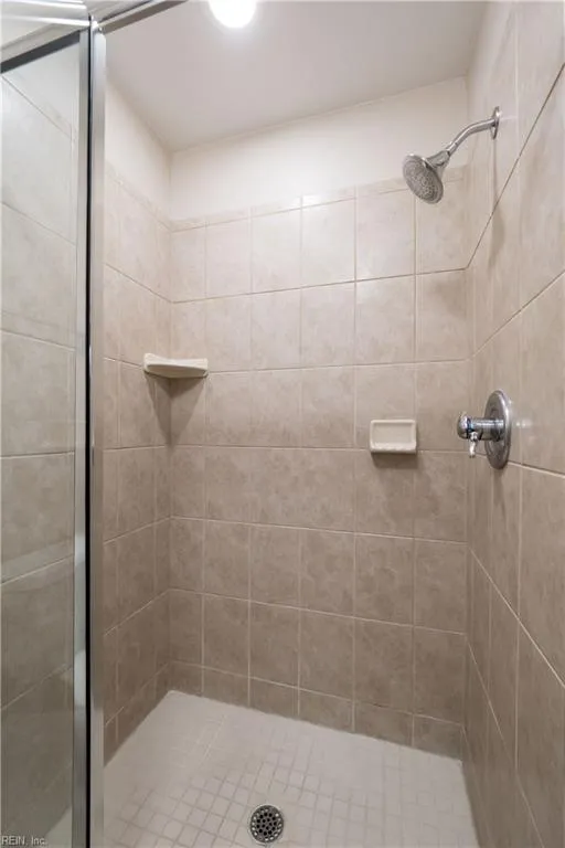 Chesapeake, Virginia 23321, United States, 5 Bedrooms Bedrooms, ,3 BathroomsBathrooms,Residential,Pending,18394