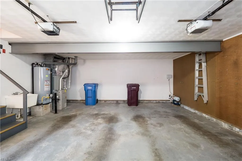 Chesapeake, Virginia 23321, United States, 5 Bedrooms Bedrooms, ,3 BathroomsBathrooms,Residential,Pending,18394