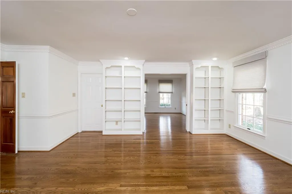 Chesapeake, Virginia 23321, United States, 5 Bedrooms Bedrooms, ,3 BathroomsBathrooms,Residential,Pending,18394