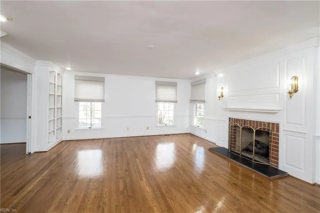 Chesapeake, Virginia 23321, United States, 5 Bedrooms Bedrooms, ,3 BathroomsBathrooms,Residential,Pending,18394