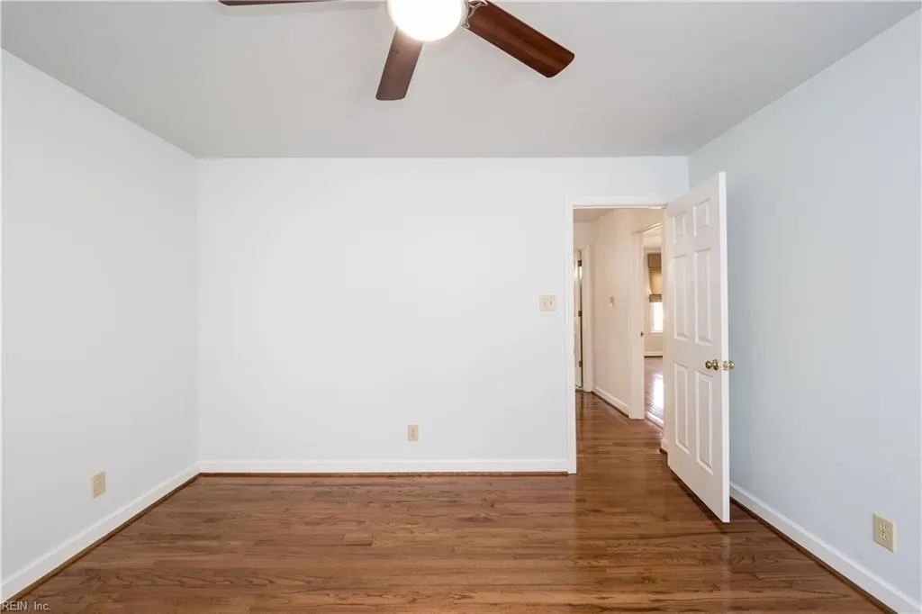 Chesapeake, Virginia 23321, United States, 5 Bedrooms Bedrooms, ,3 BathroomsBathrooms,Residential,Pending,18394