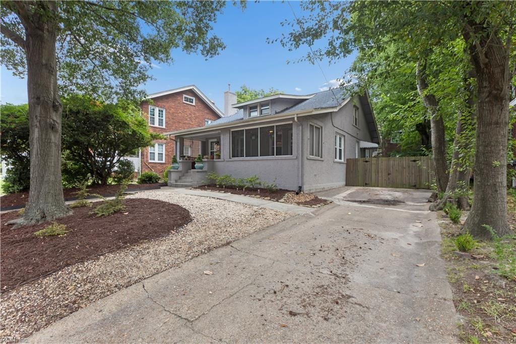 Photo of 2104 Hampton Boulevard, Norfolk, VA 23517 (MLS # 10645032)