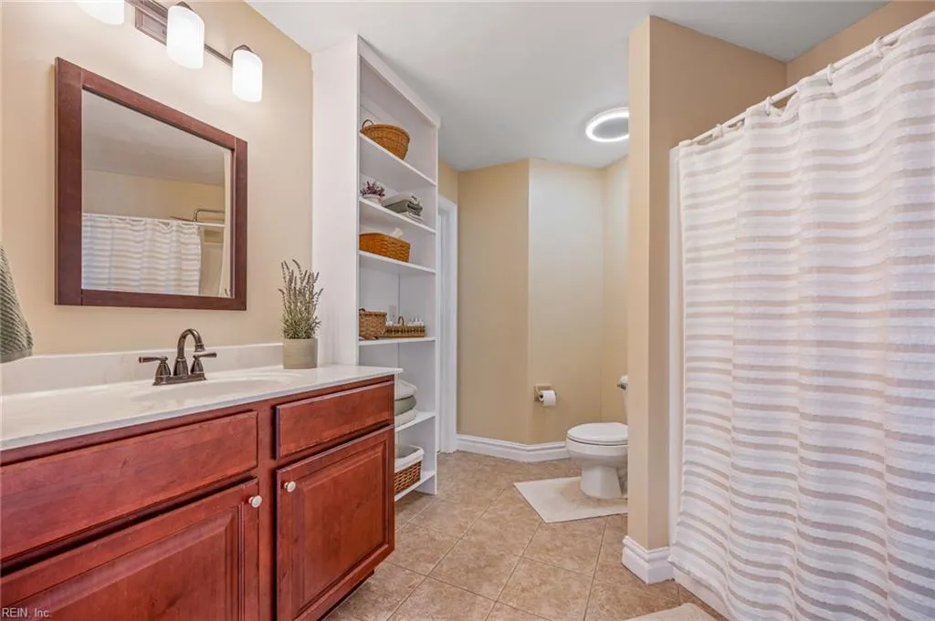 Virginia Beach, Virginia 23456, United States, 5 Bedrooms Bedrooms, ,4 BathroomsBathrooms,Residential,Active,106842