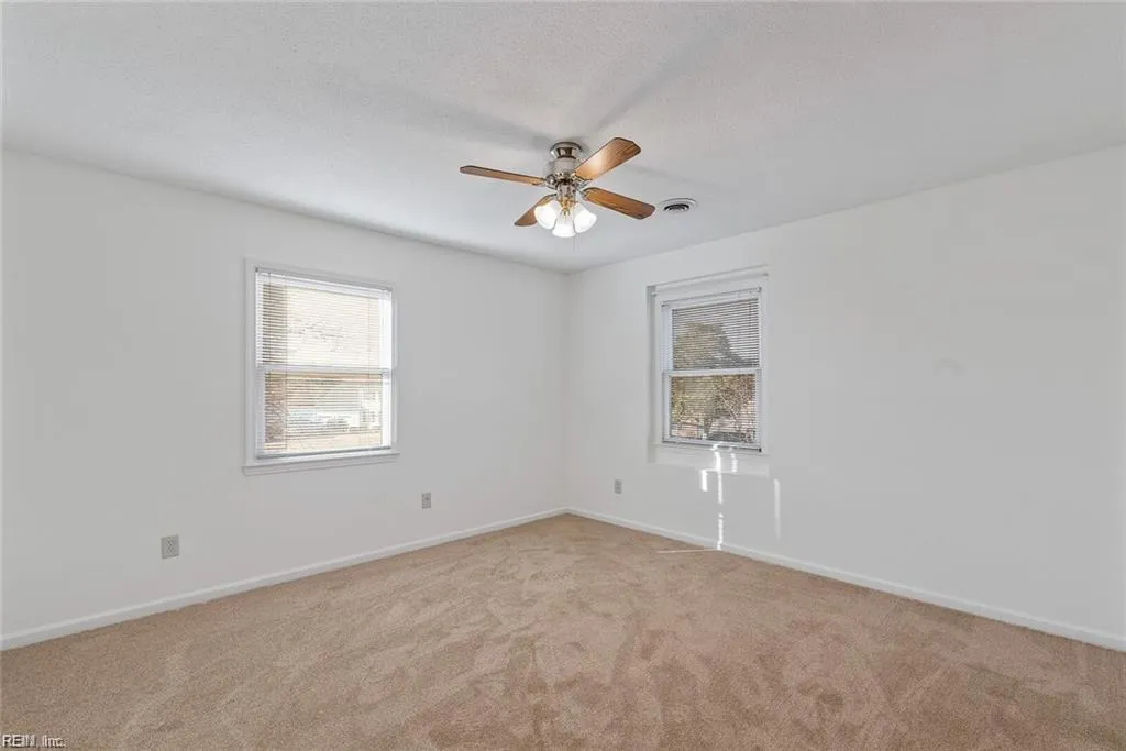 Poquoson, Virginia 23662, United States, 4 Bedrooms Bedrooms, ,3 BathroomsBathrooms,Residential,Active,96466