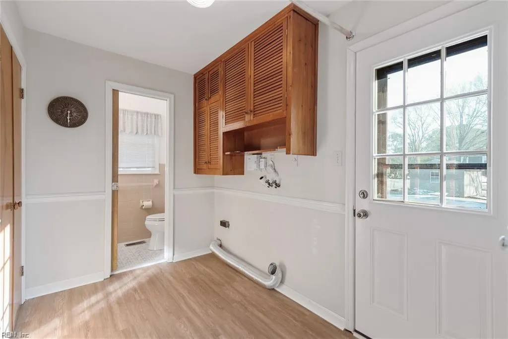 Poquoson, Virginia 23662, United States, 4 Bedrooms Bedrooms, ,3 BathroomsBathrooms,Residential,Active,96466