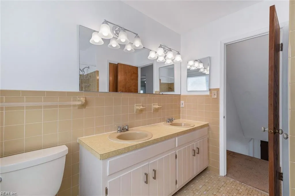 Poquoson, Virginia 23662, United States, 4 Bedrooms Bedrooms, ,3 BathroomsBathrooms,Residential,Active,96466