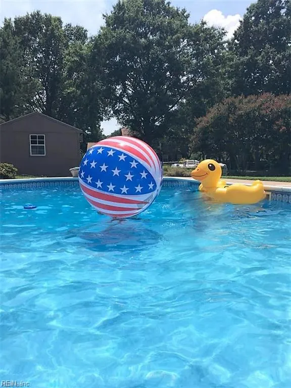 Poquoson, Virginia 23662, United States, 4 Bedrooms Bedrooms, ,3 BathroomsBathrooms,Residential,Active,96466