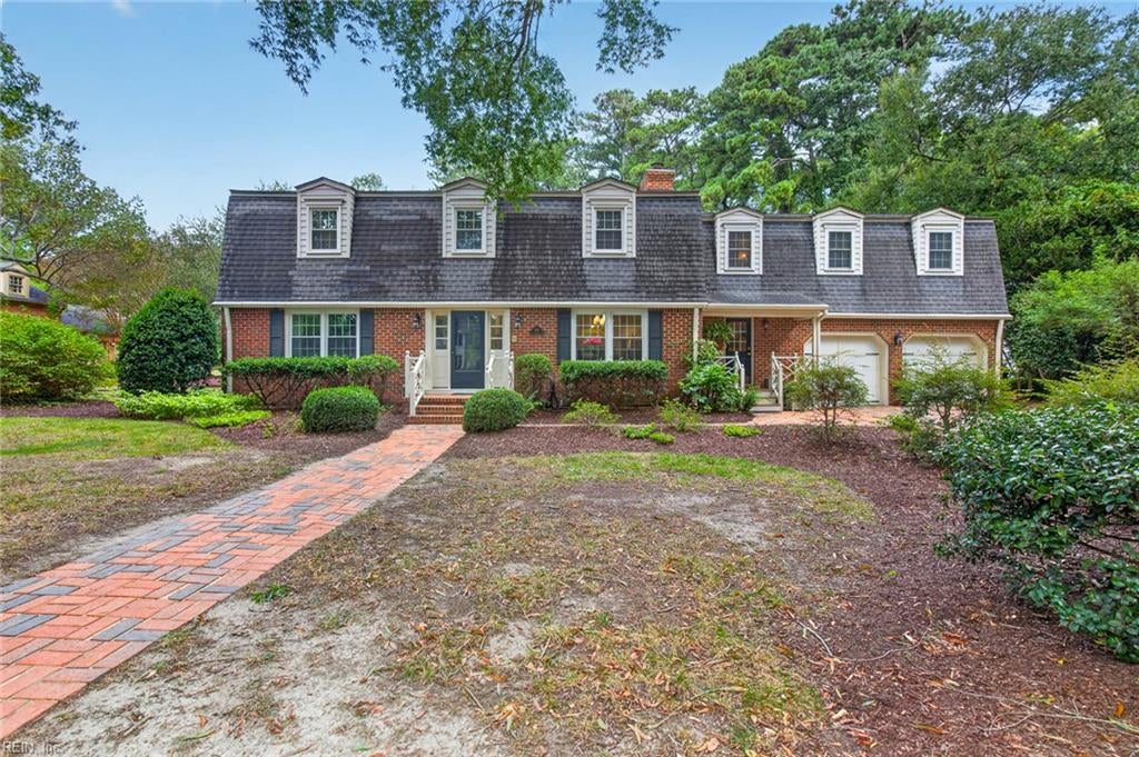 Photo of 424 Susan Constant Drive, Virginia Beach, VA 23451 (MLS # 10653729)