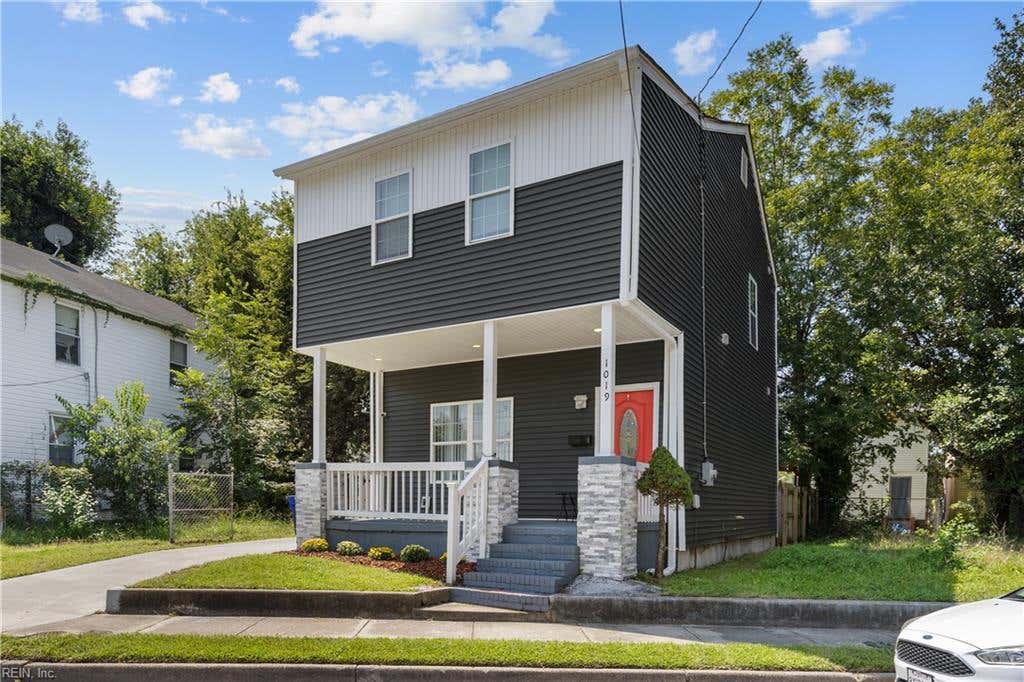 Photo of 1019 Barney Street, Norfolk, VA 23504 (MLS # 10651032)
