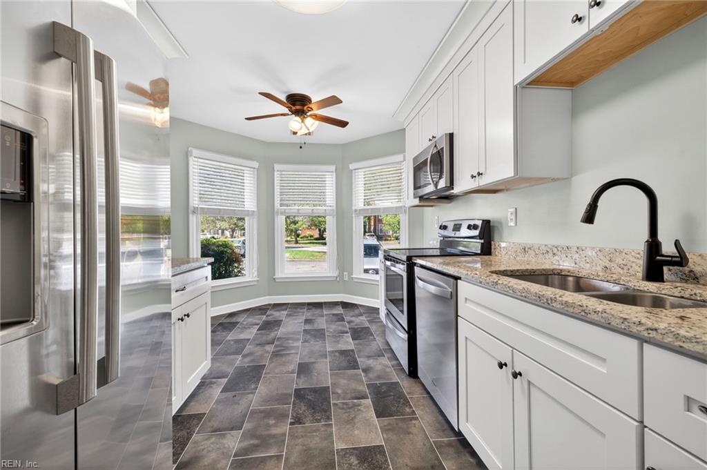 Photo of 129 River Point Drive, Suffolk, VA 23434 (MLS # 10644541)