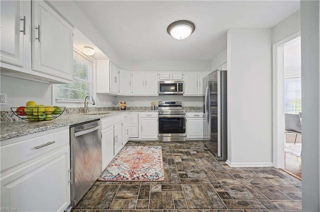 Photo of 821 Lancaster Lane, Newport News, VA 23602 (MLS # 10646188)