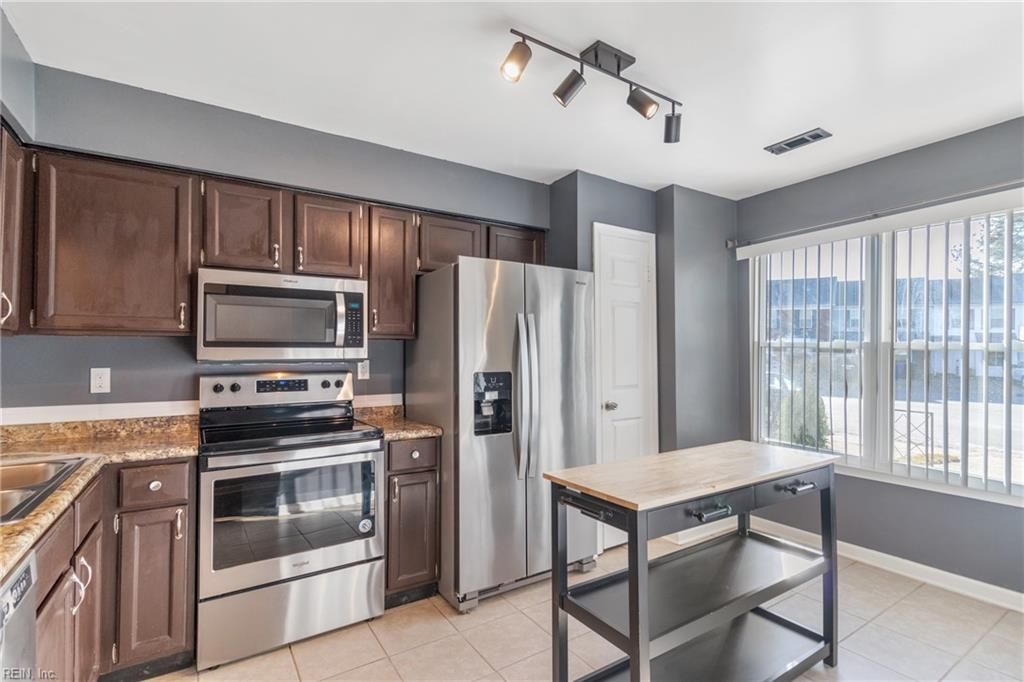 Photo of 1633 Sudbury Court, Virginia Beach, VA 23464 (MLS # 10617848)