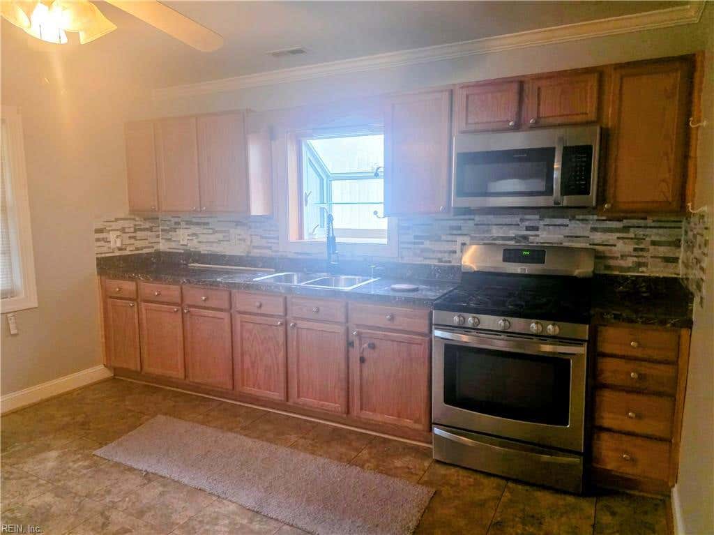 Photo of 625 Center Avenue, Newport News, VA 23601 (MLS # 10650492)