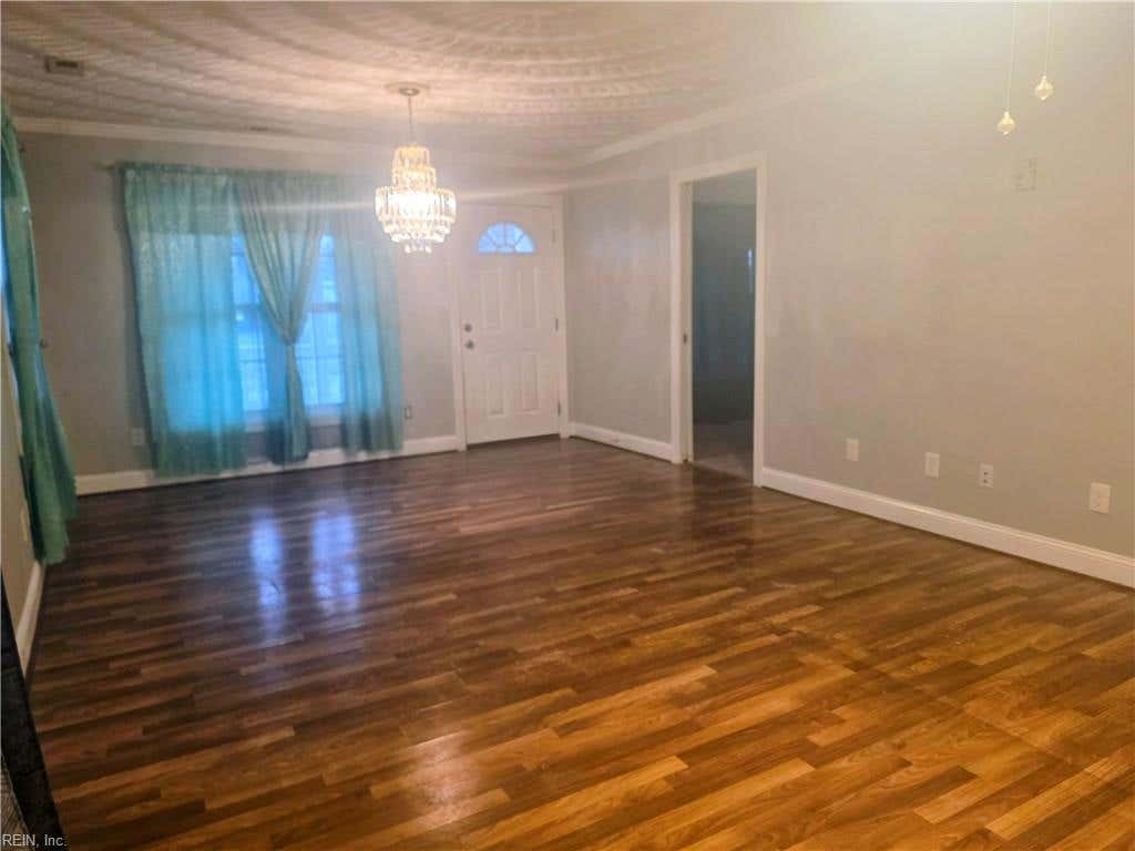 Photo of 625 Center Avenue, Newport News, VA 23601 (MLS # 10650492)