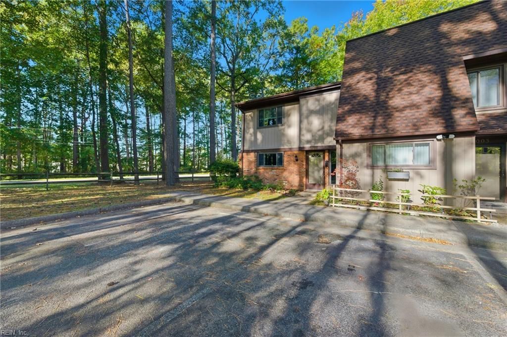 Photo of 1001 Willow Green Drive, Newport News, VA 23602 (MLS # 10607592)