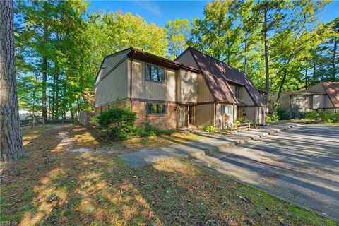 Photo of 1001 Willow Green Drive, Newport News, VA 23602 (MLS # 10607592)