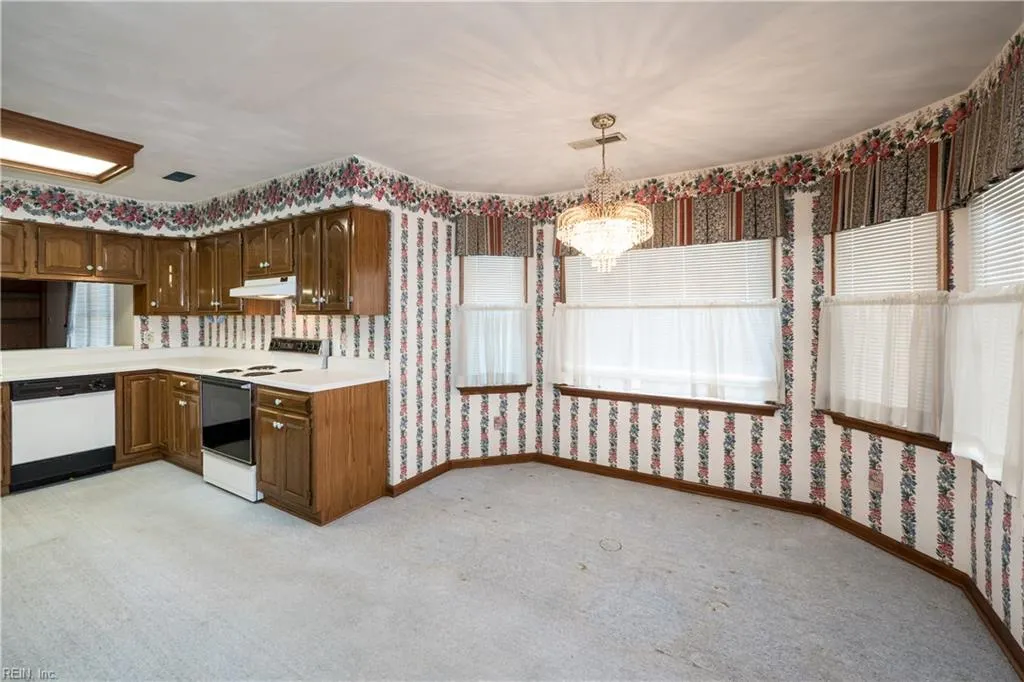 Virginia Beach, Virginia 23452, United States, 4 Bedrooms Bedrooms, ,3 BathroomsBathrooms,Residential,Active,248948