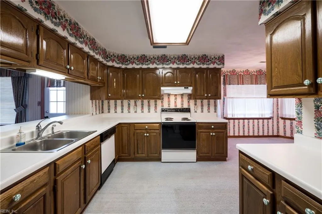 Virginia Beach, Virginia 23452, United States, 4 Bedrooms Bedrooms, ,3 BathroomsBathrooms,Residential,Active,248948