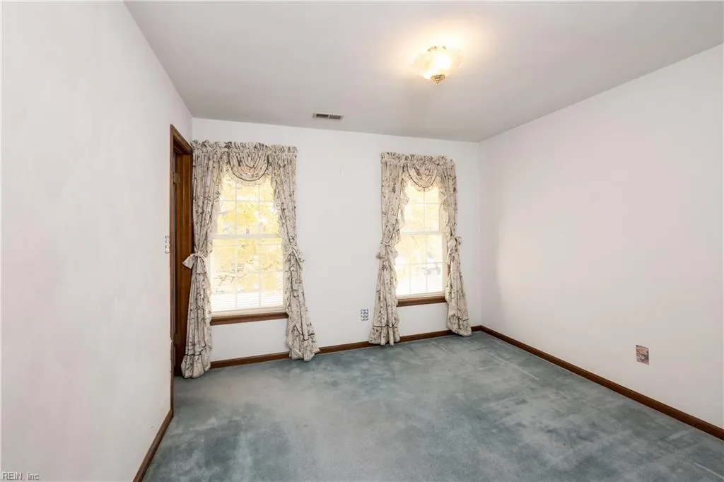 Virginia Beach, Virginia 23452, United States, 4 Bedrooms Bedrooms, ,3 BathroomsBathrooms,Residential,Active,248948