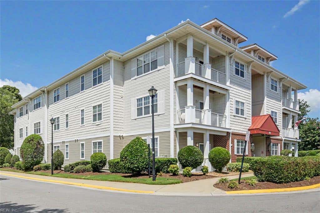 Photo of 5300 Warminster Drive #101, Virginia Beach, VA 23455 (MLS # 10648373)