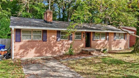 Photo of 436 Eastwood Drive, Newport News, VA 23602 (MLS # 10605339)