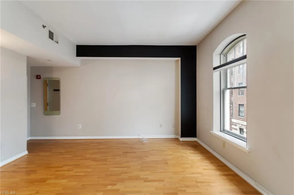 Norfolk, Virginia 23510, United States, 1 Bedroom Bedrooms, ,1 BathroomBathrooms,Residential,Active,211209