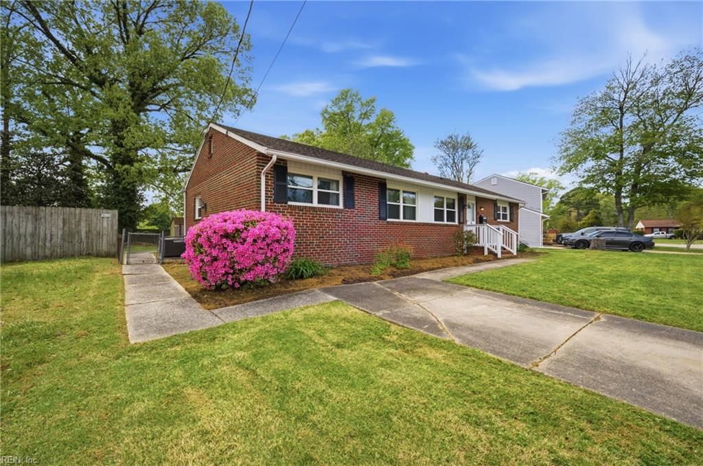 Photo of 91 Fort Worth Street, Hampton, VA 23669 (MLS # 10628661)