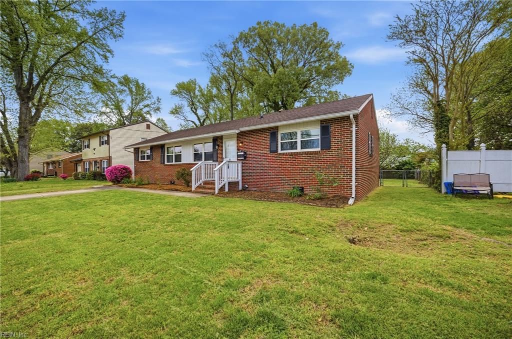 Photo of 91 Fort Worth Street, Hampton, VA 23669 (MLS # 10628661)