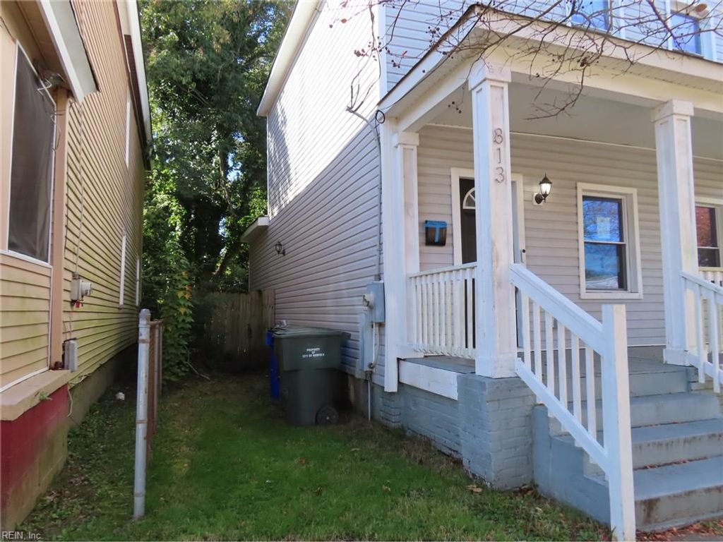 Photo of 813 Summit Avenue, Norfolk, VA 23504 (MLS # 10609302)