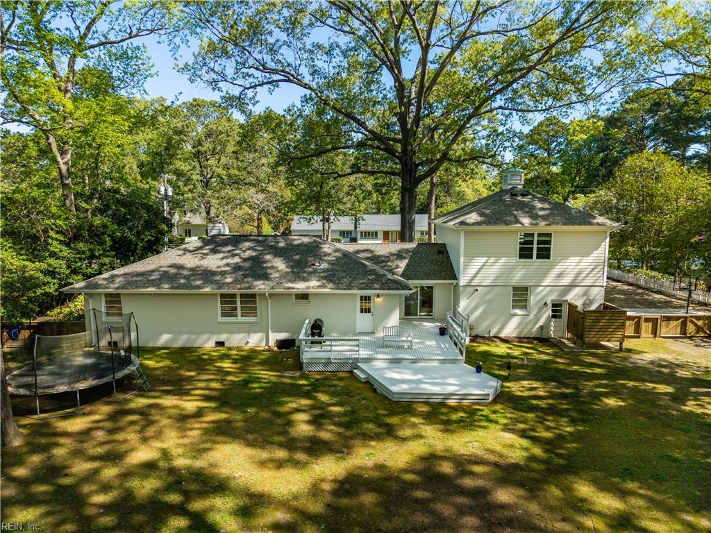 1121 Lee RD