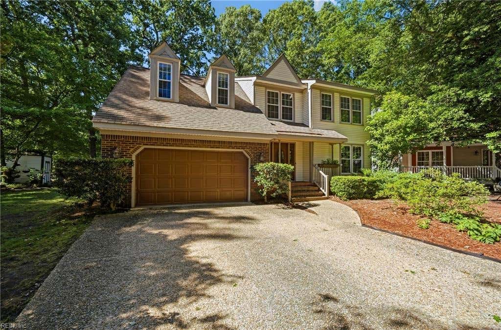 Photo of 2202 Buckingham Green, Newport News, VA 23602 (MLS # 10641508)
