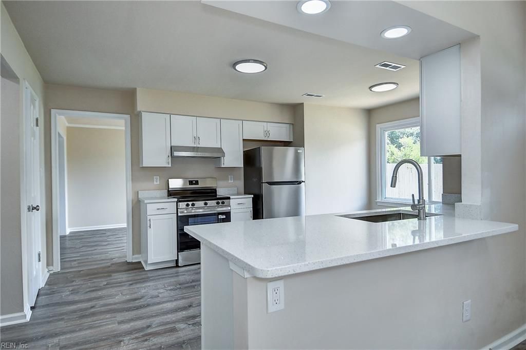 Photo of 2133 Weybridge Drive, Virginia Beach, VA 23454 (MLS # 10645824)