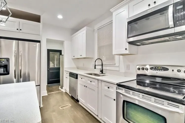 Norfolk, Virginia 23508, United States, 4 Bedrooms Bedrooms, ,3 BathroomsBathrooms,Residential,Active,252731