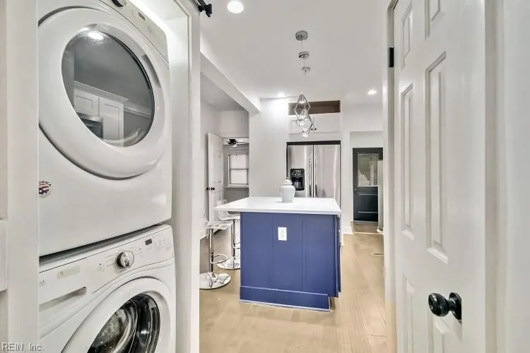 Norfolk, Virginia 23508, United States, 4 Bedrooms Bedrooms, ,3 BathroomsBathrooms,Residential,Active,252731