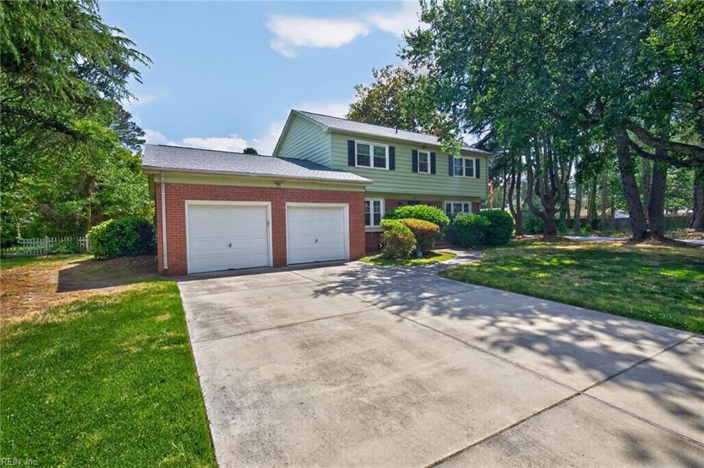 Photo of 700 Pelham Place, Virginia Beach, VA 23452 (MLS # 10634303)