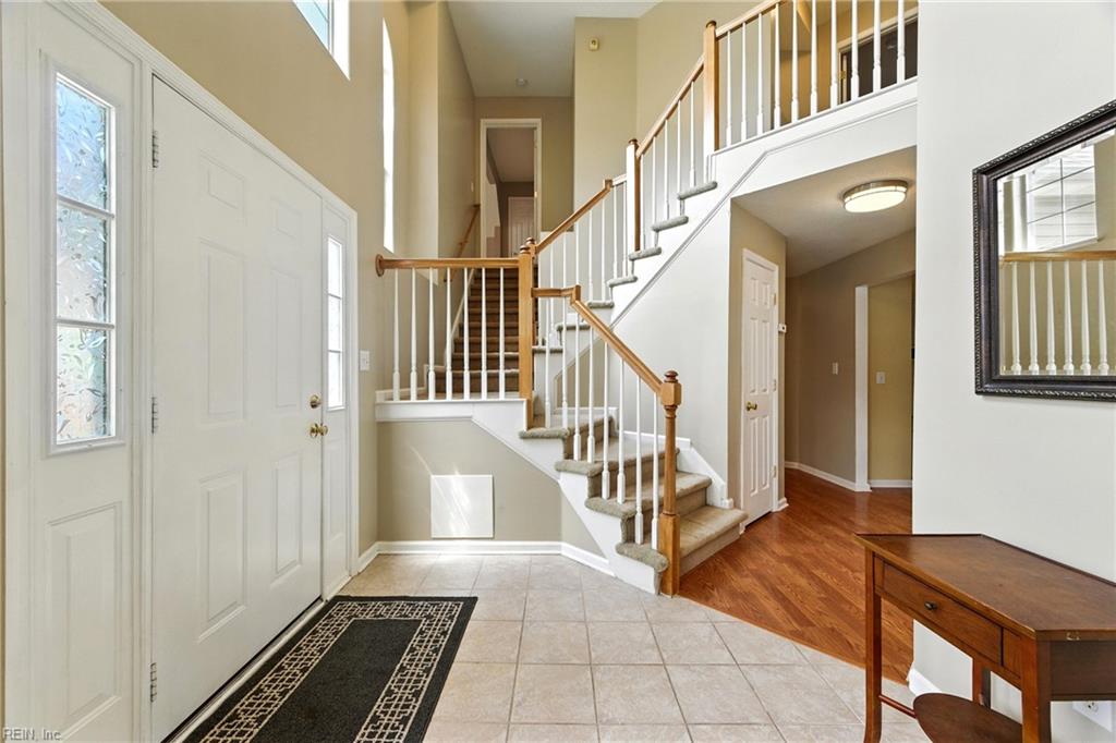 877 Holbrook DR