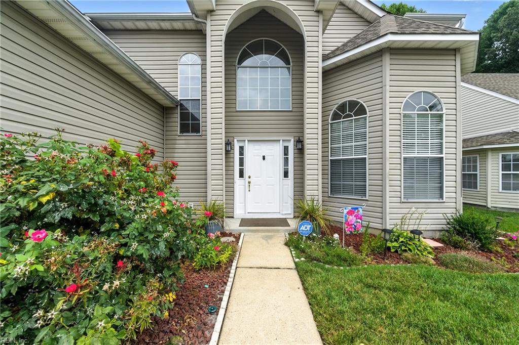 877 Holbrook DR