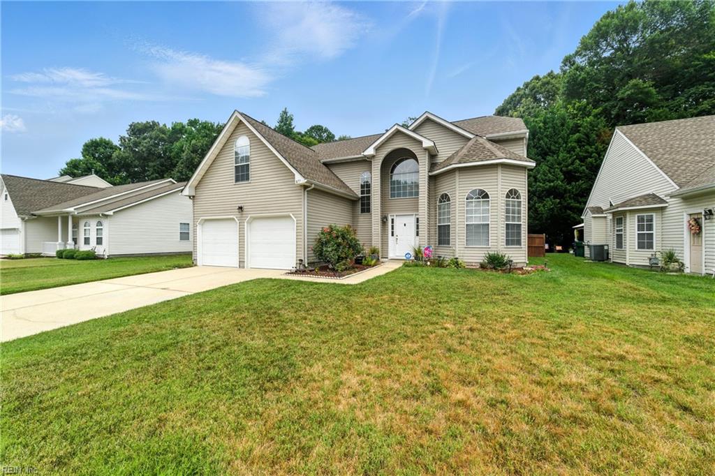 877 Holbrook DR