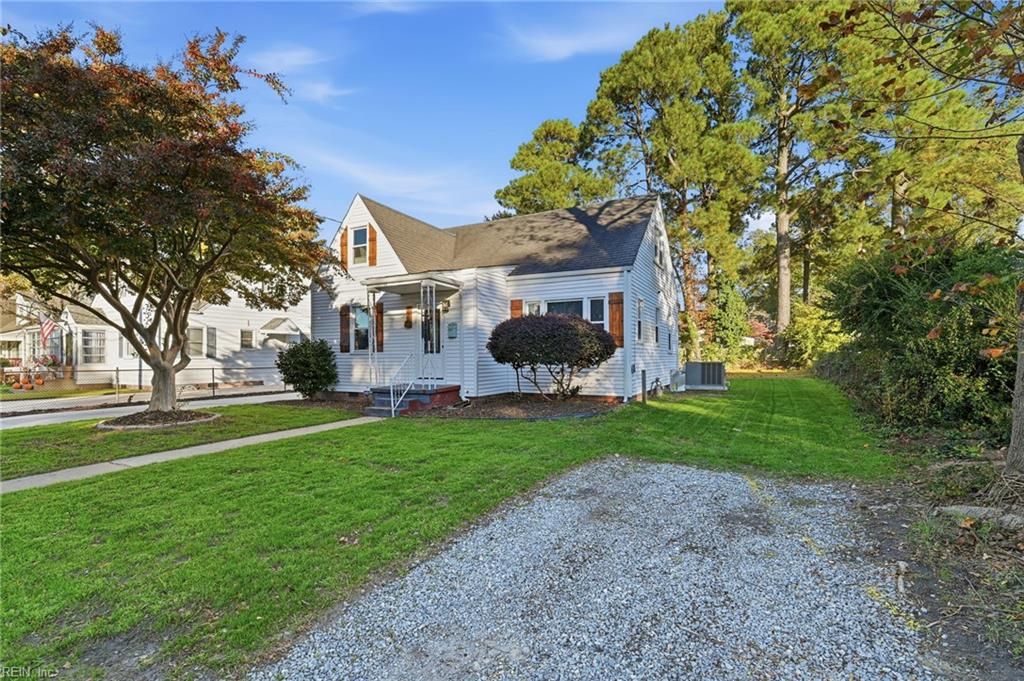 Photo of 727 Sparrow Road, Chesapeake, VA 23325 (MLS # 10616362)