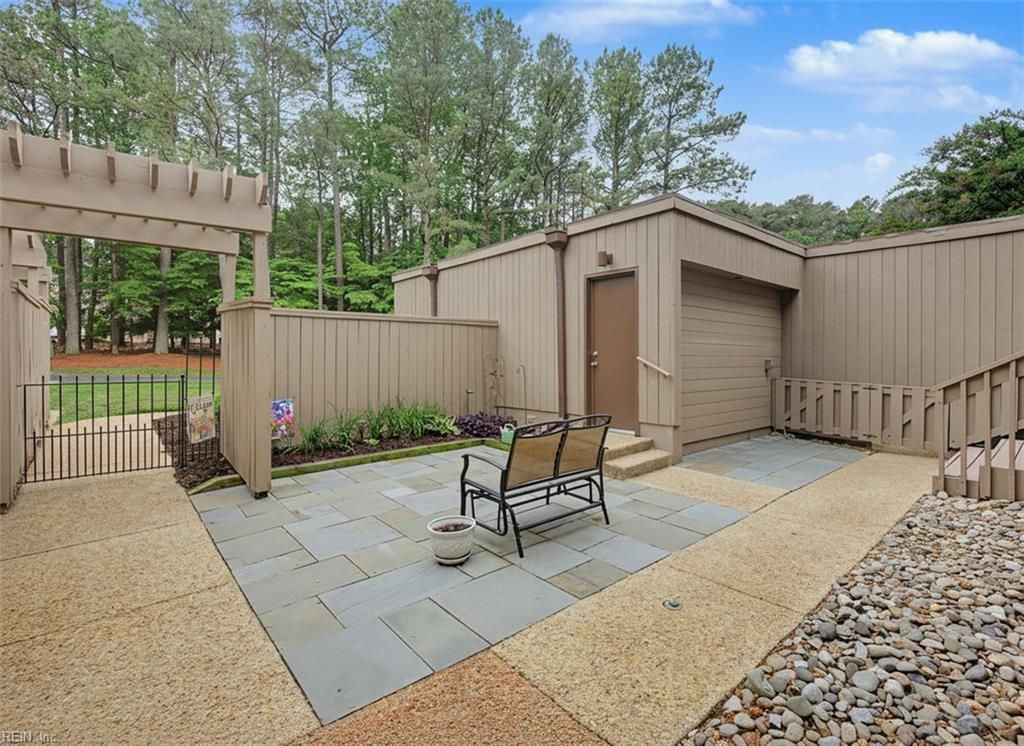Photo of 119 Harrops Glen, Williamsburg, VA 23185 (MLS # 10633800)